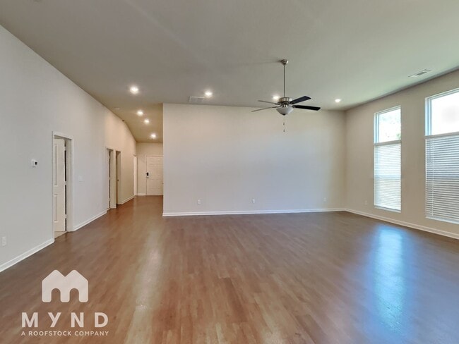 803 Golden Bell Wy in Villa Rica, GA - Building Photo - Building Photo