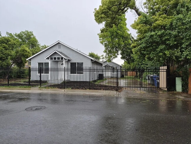property at 4011 46th St