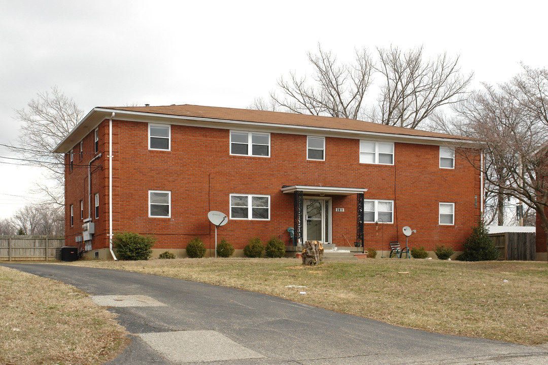 3011 Pamela Way in Louisville, KY - Foto de edificio