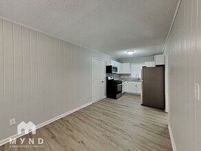 1668 E Woodberry Ave in East Point, GA - Building Photo - Building Photo