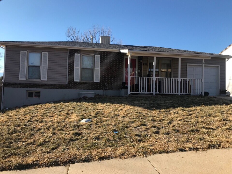 206 Henley Ln in Colorado Springs, CO - Building Photo