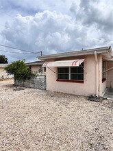 1133 Powersong St in Holiday, FL - Building Photo - Building Photo