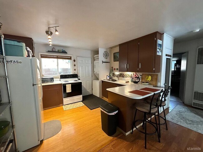 1273 Dedi Ave in South Lake Tahoe, CA - Building Photo - Building Photo