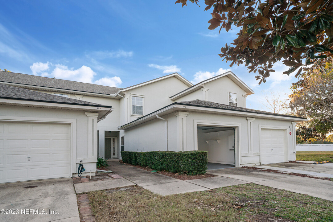 373 Southern Branch Ln in Jacksonville, FL - Building Photo