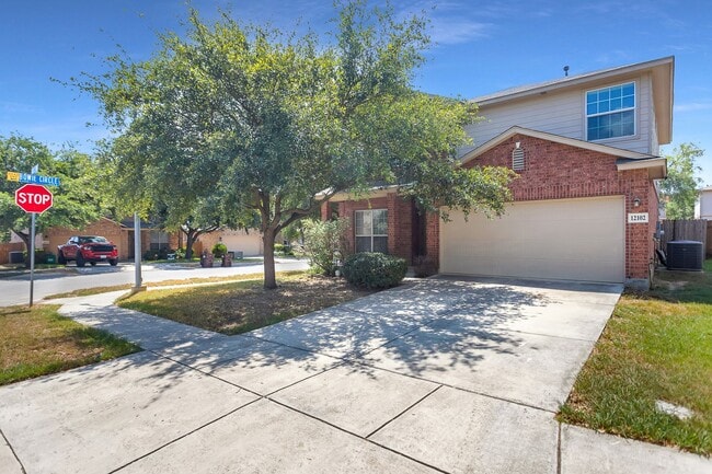 12102 Dewitt Way in San Antonio, TX - Building Photo - Building Photo