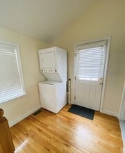 554 Pleasant St, Unit #2 in Winthrop, MA - Building Photo - Building Photo