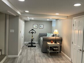 12 Creswell Rd, Unit Basement in Worcester, MA - Building Photo - Building Photo