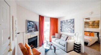 10401 N Lamar Blvd, Unit B201 in Austin, TX - Building Photo