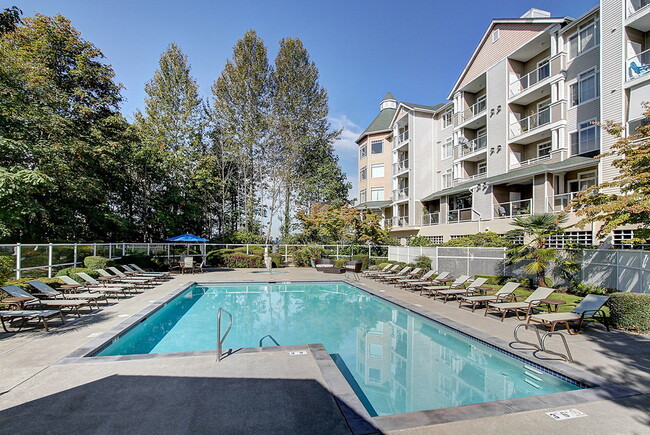 Pinnacle on Lake Washington in Renton, WA - Foto de edificio - Building Photo