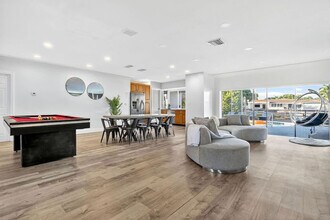 2365 NE 195th St in Miami, FL - Building Photo - Building Photo