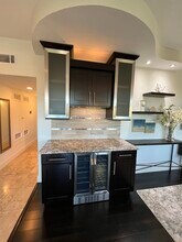 7193 Estrella de Mar Rd, Unit Beautiful Carlsbad Condo-Views/Location in Carlsbad, CA - Foto de edificio - Building Photo