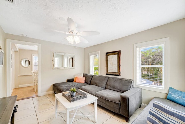 103 4th St S