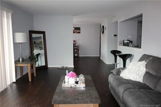 183 Livingston Pl, Unit 2 in Bridgeport, CT - Building Photo - Building Photo
