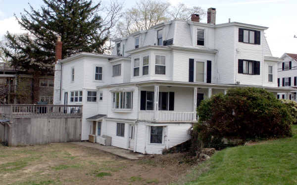 204 Sandwich St in Plymouth, MA - Foto de edificio - Building Photo