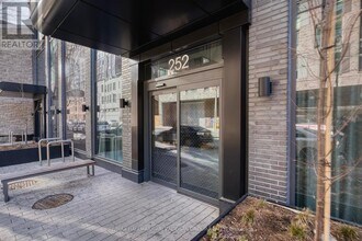 252 Church St in Toronto, ON - Building Photo - Building Photo
