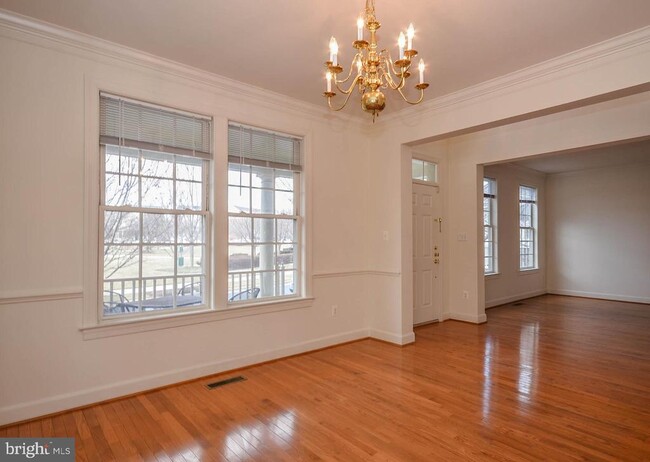 1023 Pleasant Cir in Rockville, MD - Building Photo - Building Photo