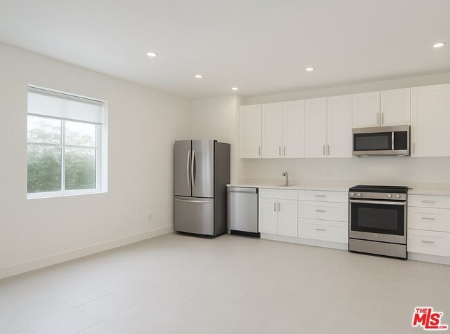 property at 834 S Shenandoah St