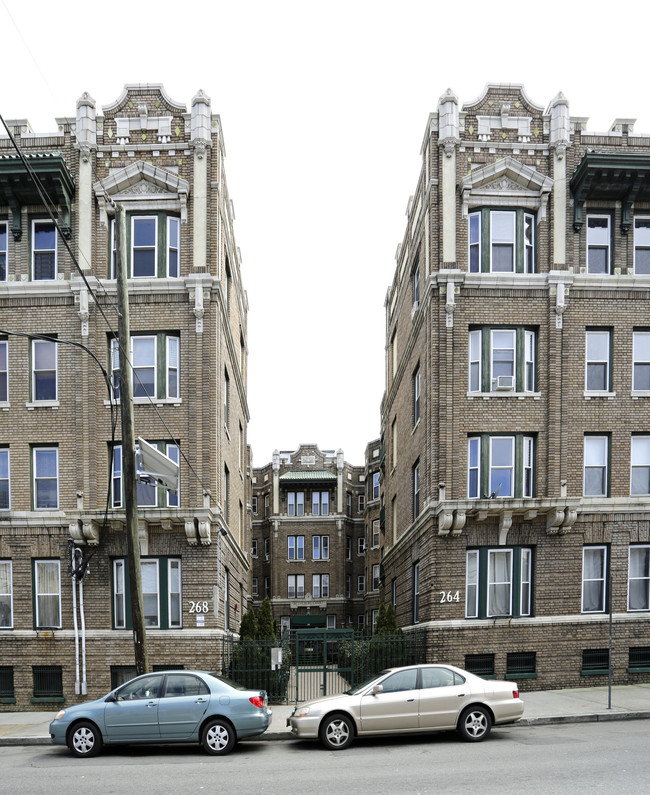 Belvedere Court in Jersey City, NJ - Building Photo - Building Photo