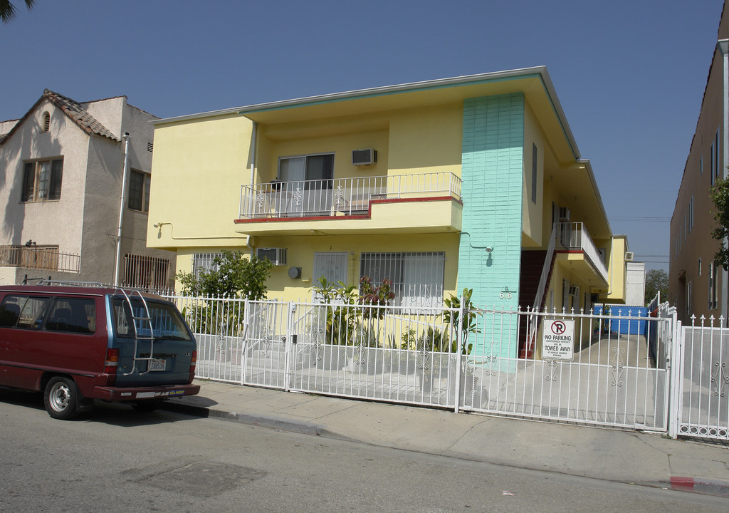 616 N St Andrews Pl in Los Angeles, CA - Foto de edificio