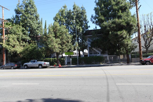 Carriage House in Canoga Park, CA - Building Photo - Building Photo