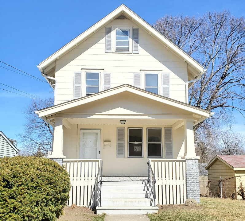 105 Edward Ave in Akron, OH - Building Photo
