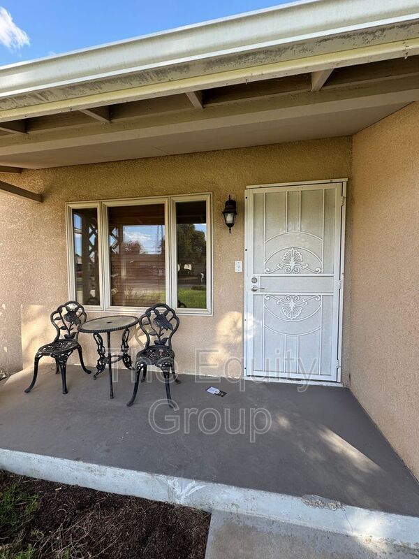 648 Auburn St in Tulare, CA - Building Photo - Building Photo