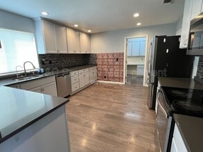 3805 Rotterdam Ave in Modesto, CA - Building Photo - Building Photo