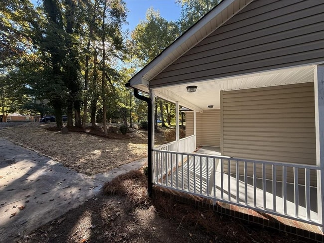 8111 Oak Arbor Rd in Greensboro, NC - Building Photo - Building Photo