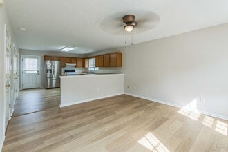 357 Amelon Rd in Madison Heights, VA - Building Photo - Building Photo
