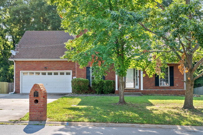 1015 Sugarcane Way in Clarksville, TN - Building Photo - Building Photo