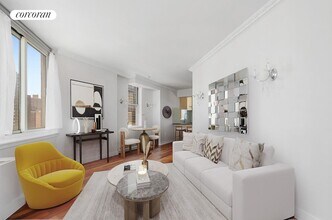 206 E 95th St in New York, NY - Building Photo - Building Photo