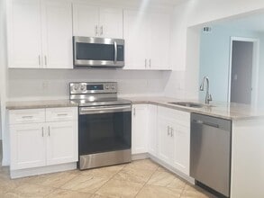 52 Cypress Dr in Palm Harbor, FL - Building Photo - Building Photo