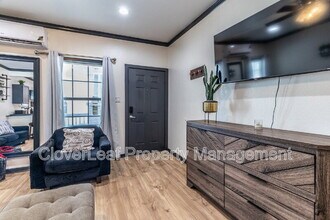 218 Cadwallader St in San Antonio, TX - Building Photo - Building Photo