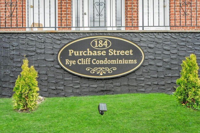 184 Purchase St in Rye, NY - Building Photo - Building Photo