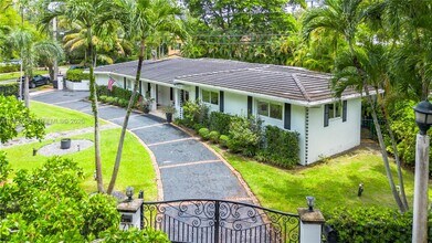 711 Sunset Rd in Coral Gables, FL - Building Photo - Building Photo