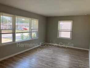 100 Florisota Dr in Florissant, MO - Building Photo - Building Photo