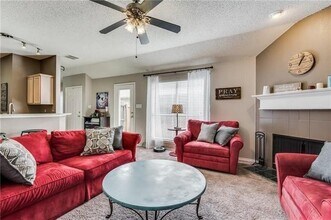 903 Palomino Dr in Euless, TX - Building Photo - Building Photo