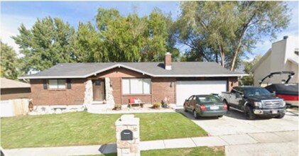2229 E Sego Lily Dr in Sandy, UT - Building Photo - Building Photo