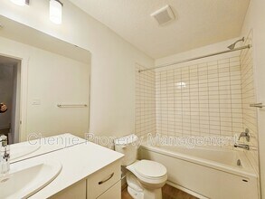 6347 King Wynd SW in Edmonton, AB - Building Photo - Building Photo