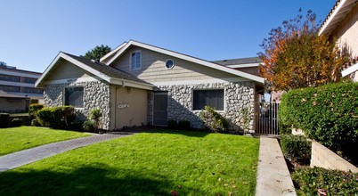 10791-10809 Cherry St in Los Alamitos, CA - Building Photo - Building Photo