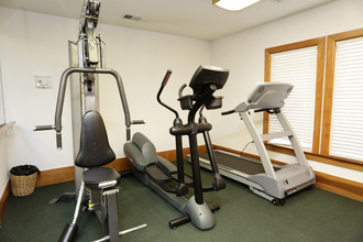 Dulles Center Apartments - Tax Credit in Herndon, VA - Building Photo - Building Photo
