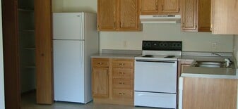 PLUM VILLA in Vermillion, SD - Building Photo