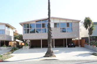 821 9th St in Santa Monica, CA - Building Photo - Building Photo