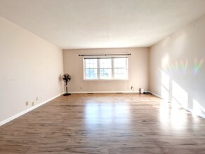 26 Lake Shore Ter in Boston, MA - Building Photo - Building Photo