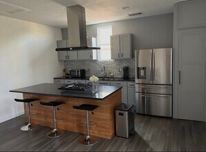 4813 Owenwood Ave in Dallas, TX - Building Photo - Building Photo