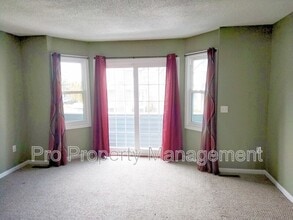 167 Old Foxon Rd in New Haven, CT - Building Photo - Building Photo