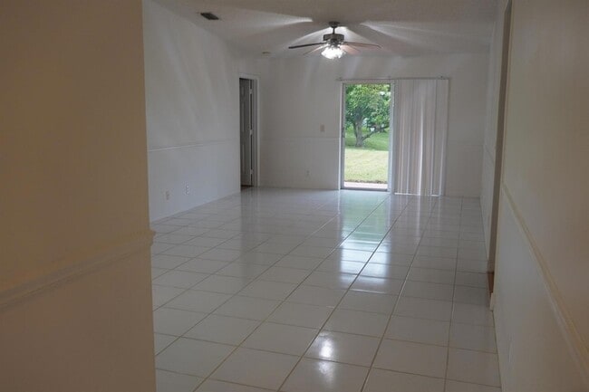 3597 Miramontes Cir in Wellington, FL - Foto de edificio - Building Photo