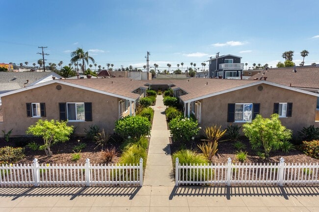 property at 4923 Saratoga Ave