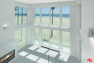 2419 Ocean Front Walk in Los Angeles, CA - Building Photo - Building Photo