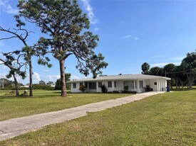 641 E Dearborn St in Englewood, FL - Building Photo